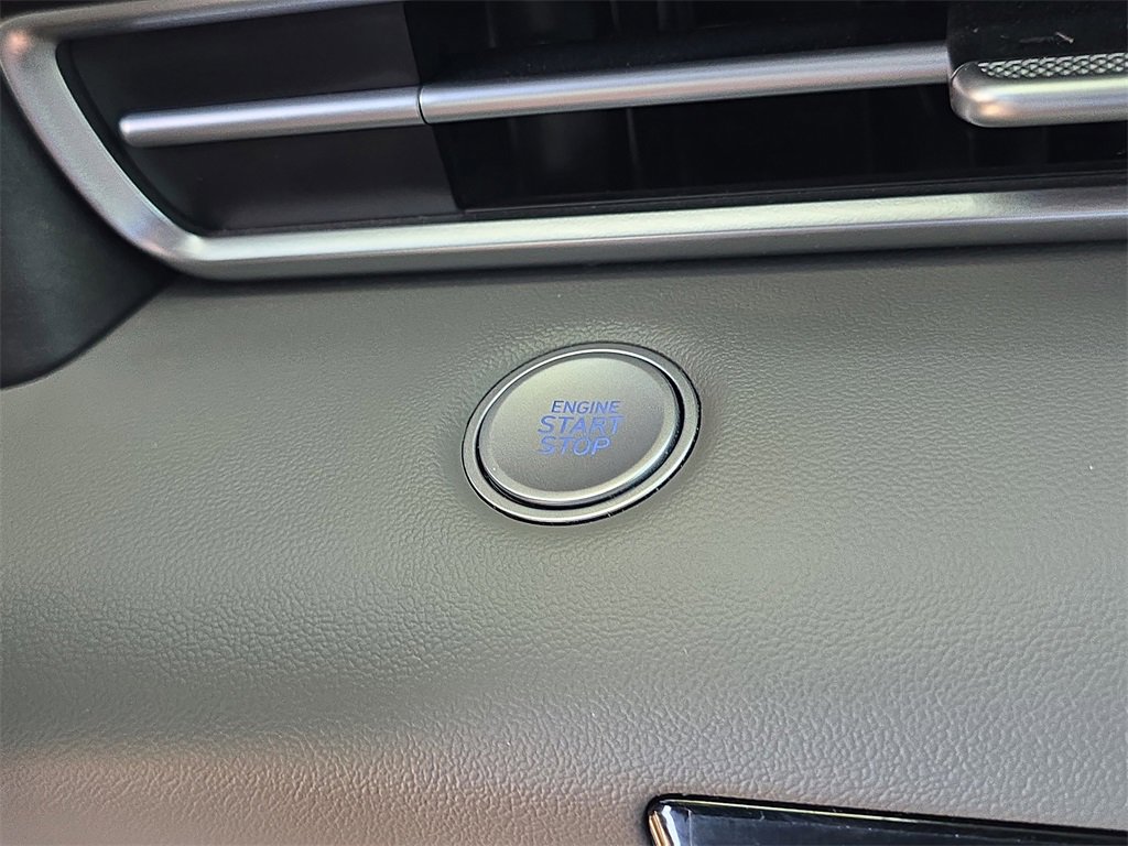 Used 2023 Hyundai Elantra SEL image 23