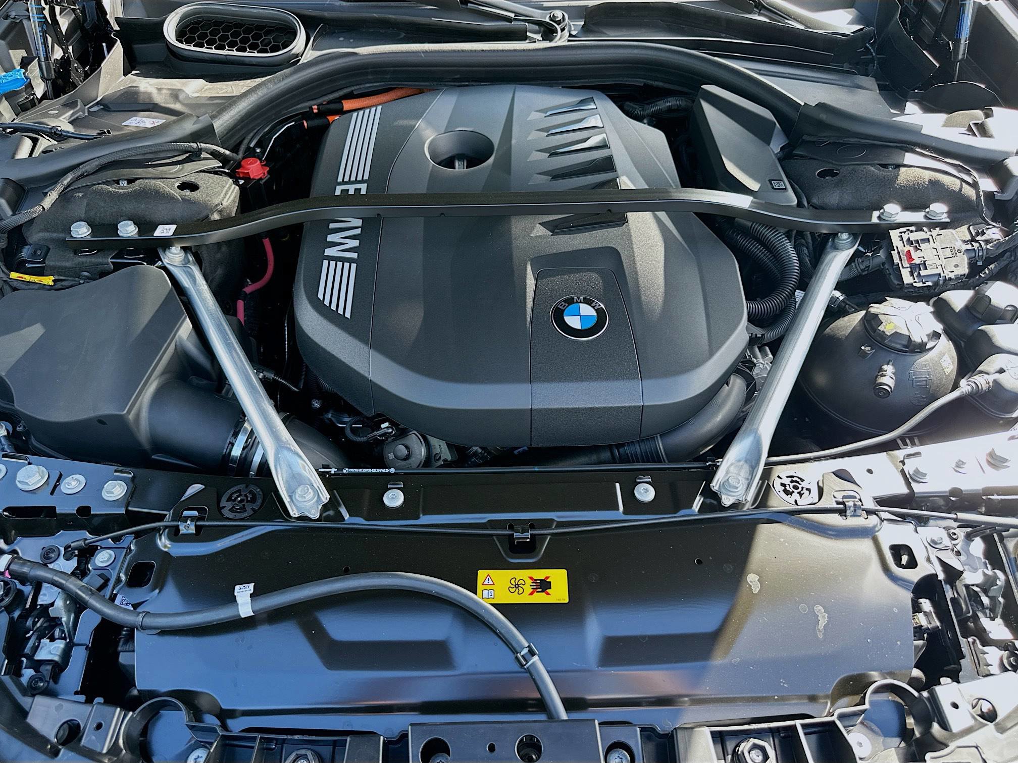 New 2026 BMW 750e xDrive image 26