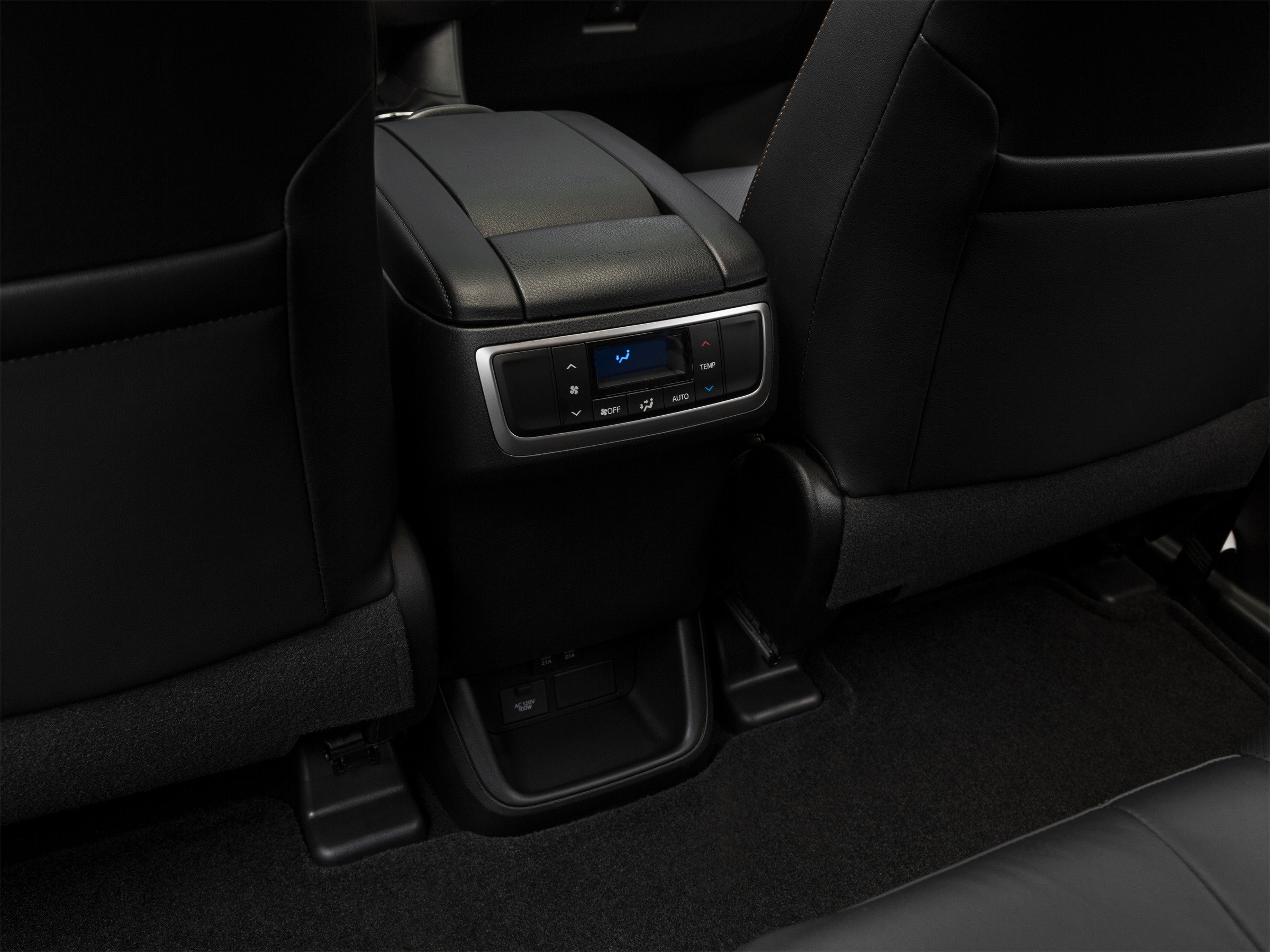 Used 2019 Toyota Highlander Limited Platinum FWD image 27