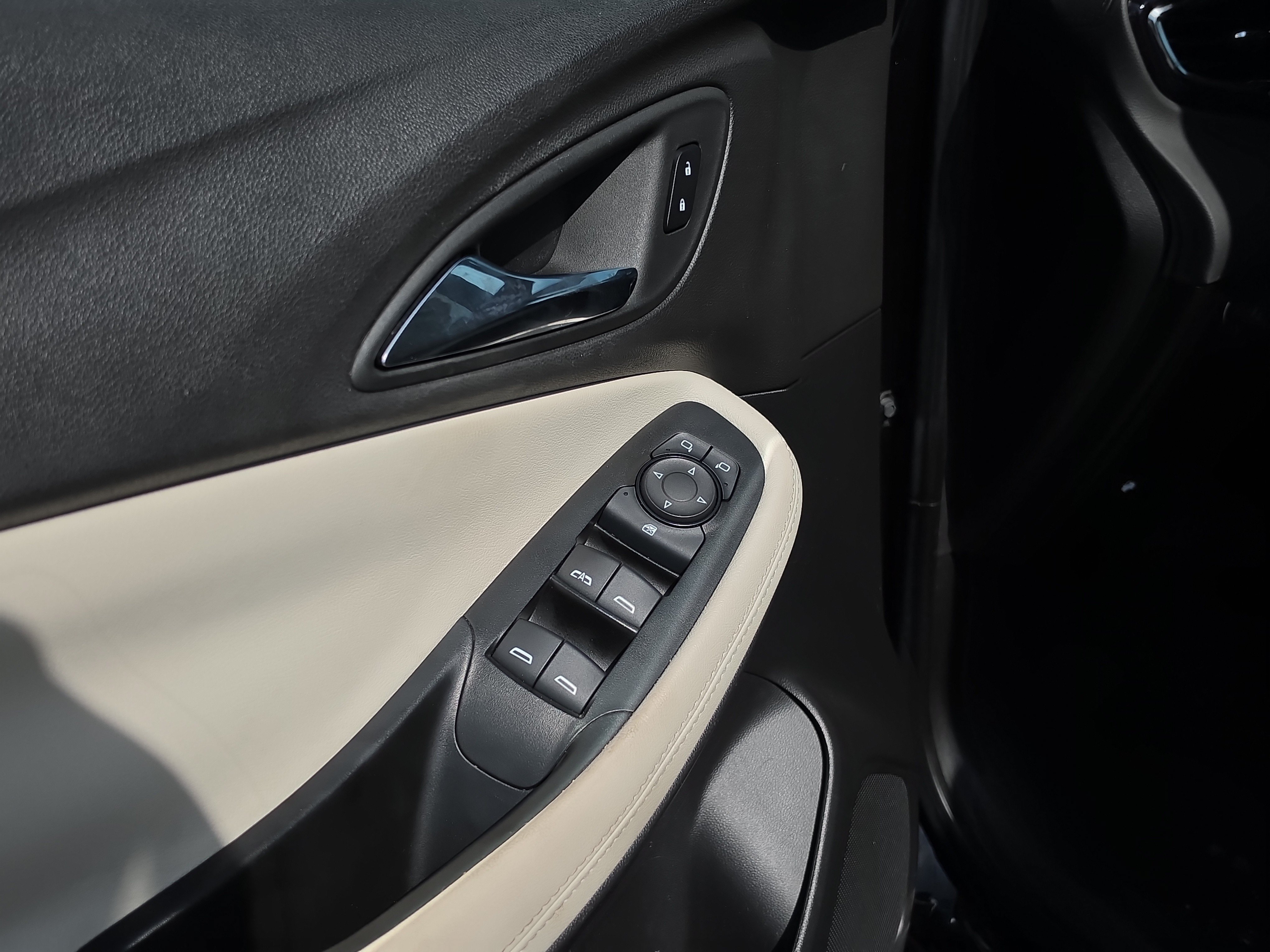 Certified 2023 Buick Encore GX Preferred w/ Cold Weather Comfort Package FWD image 18