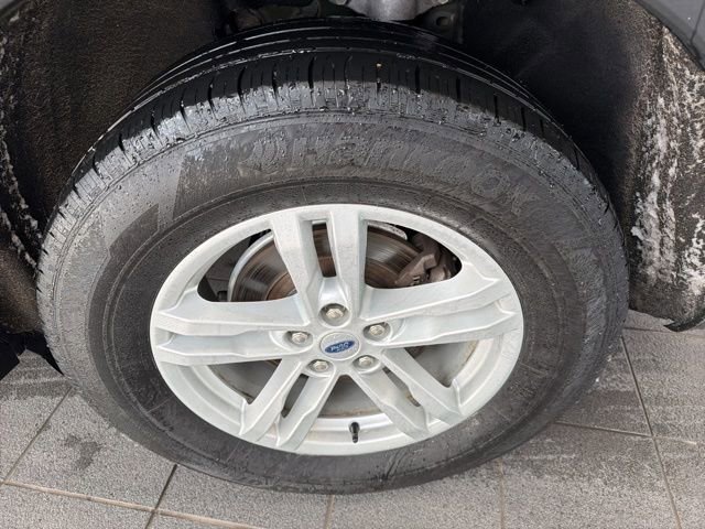 Used 2024 Ford Explorer XLT w/ Equipment Group 202A image 5