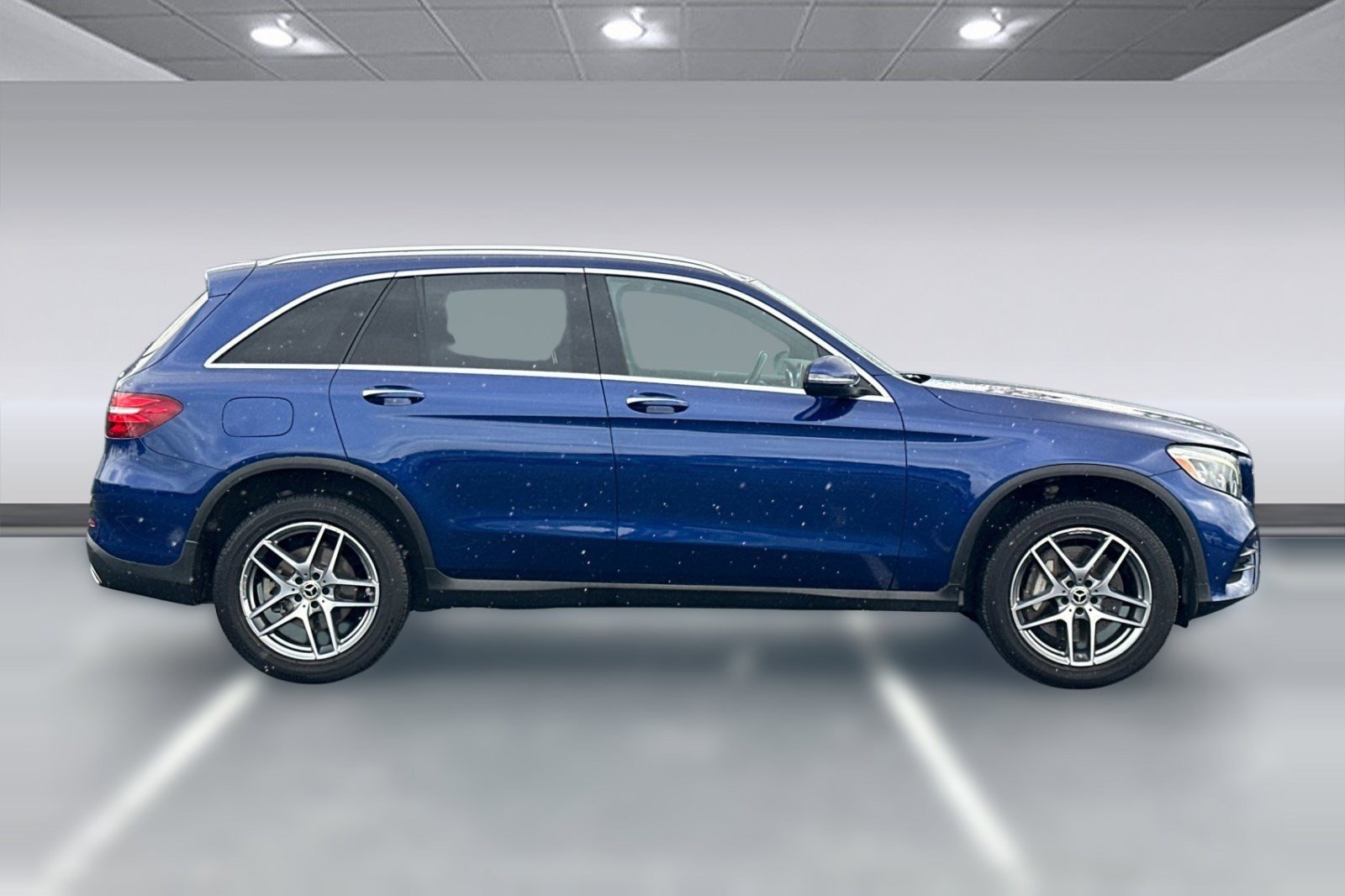 Used 2017 Mercedes-Benz GLC 300 4MATIC image 7