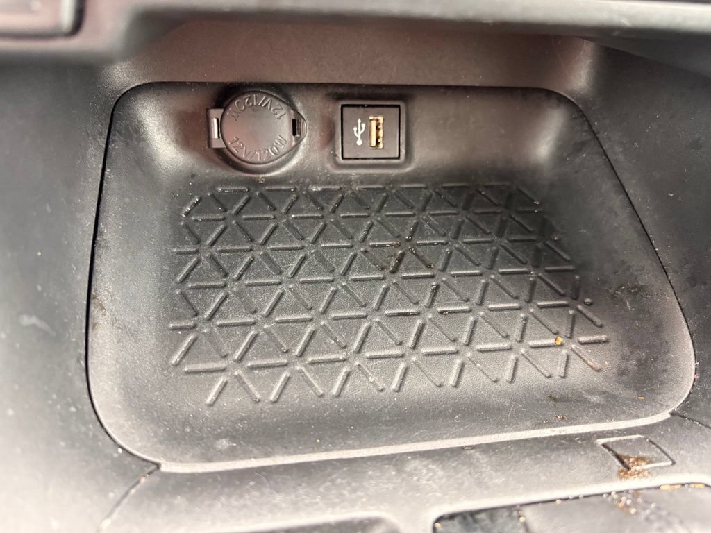 Used 2024 Toyota RAV4 XLE FWD image 19