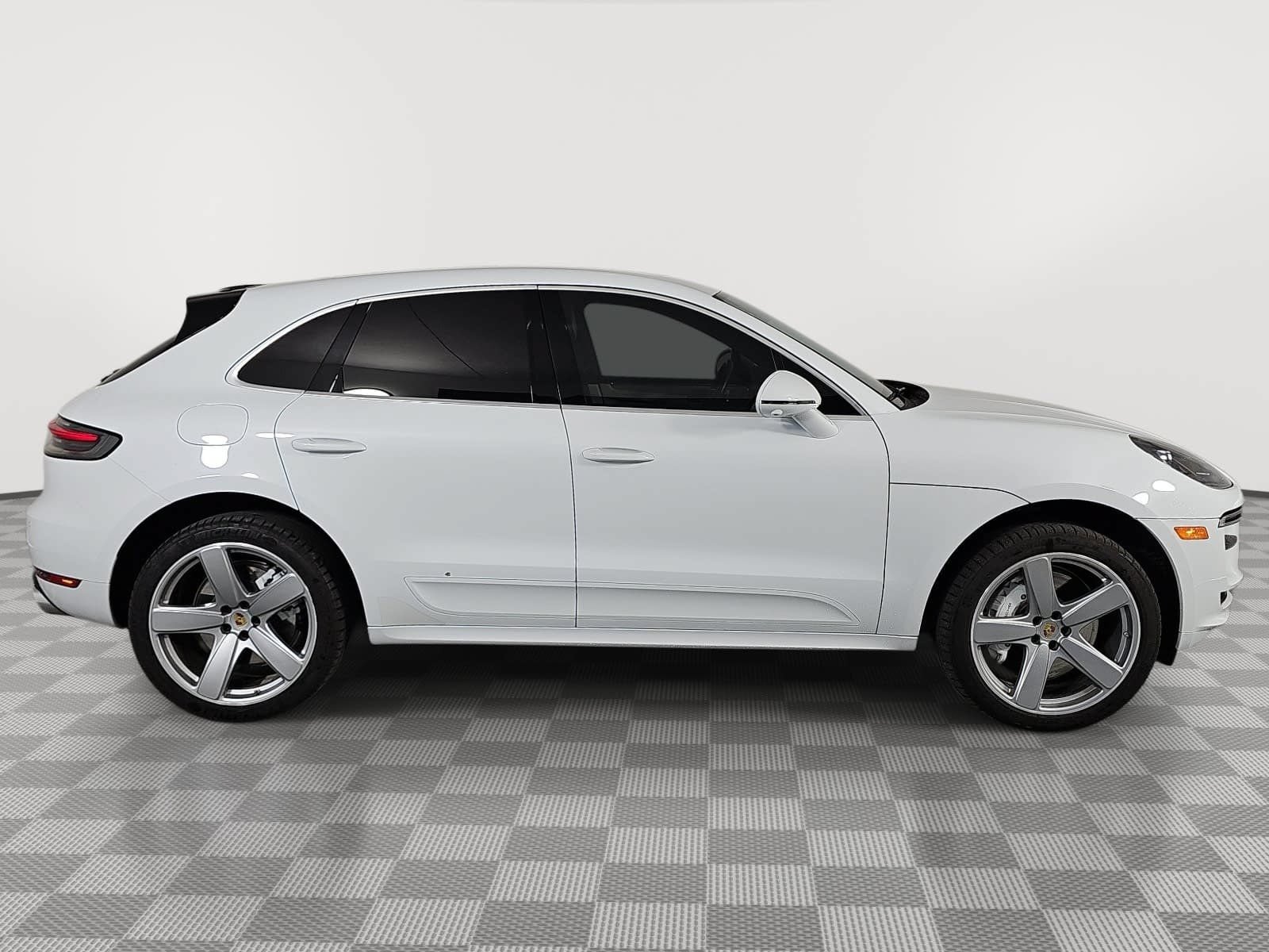 Used 2021 Porsche Macan Turbo AWD/4WD image 9