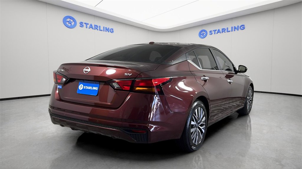 Used 2024 Nissan Altima 2.5 SV image 8