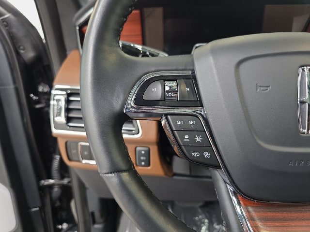Certified 2024 Lincoln Navigator Reserve AWD/4WD image 14