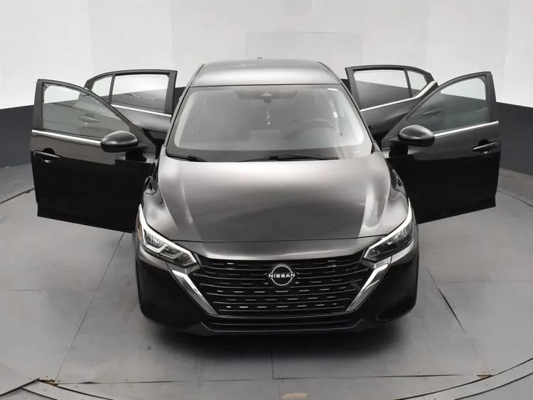 Used 2025 Nissan Sentra SV FWD image 10
