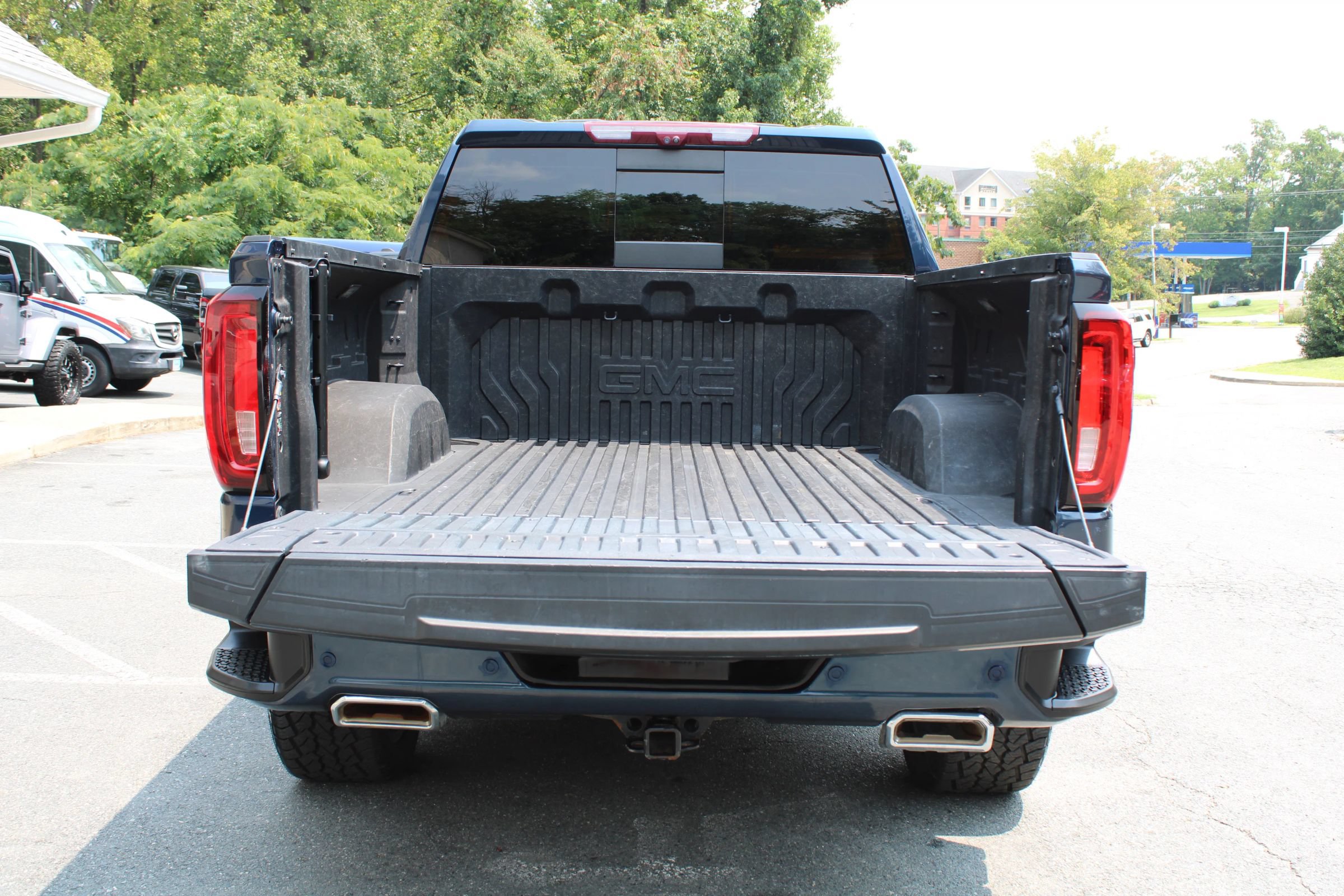 Used 2022 GMC Sierra 1500 Denali Ultimate AWD/4WD image 31