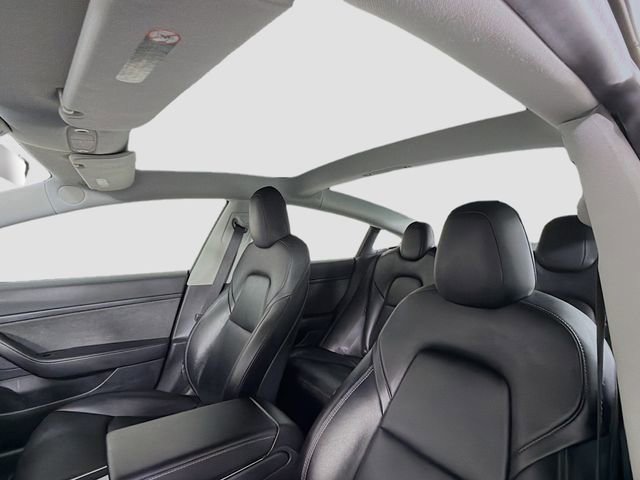 Used 2020 Tesla Model 3 Standard Range RWD image 14