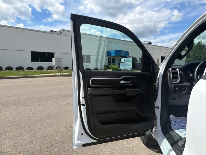 Used 2023 RAM 1500 Big Horn AWD/4WD image 16