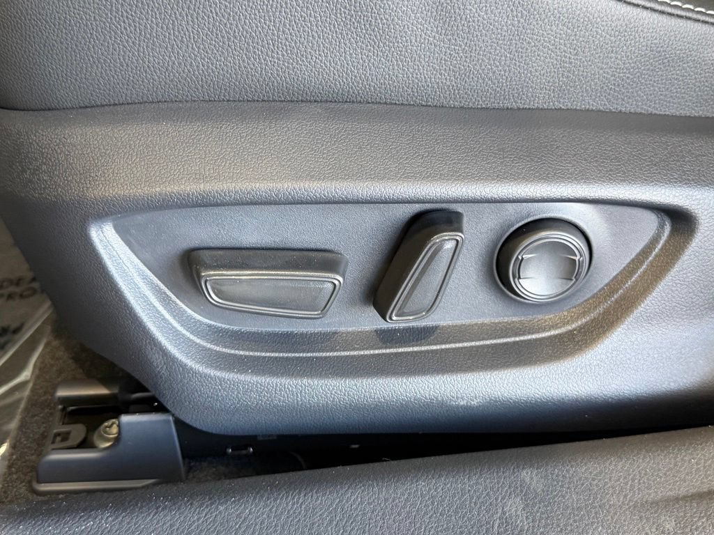 Used 2026 Toyota Camry SE FWD image 22