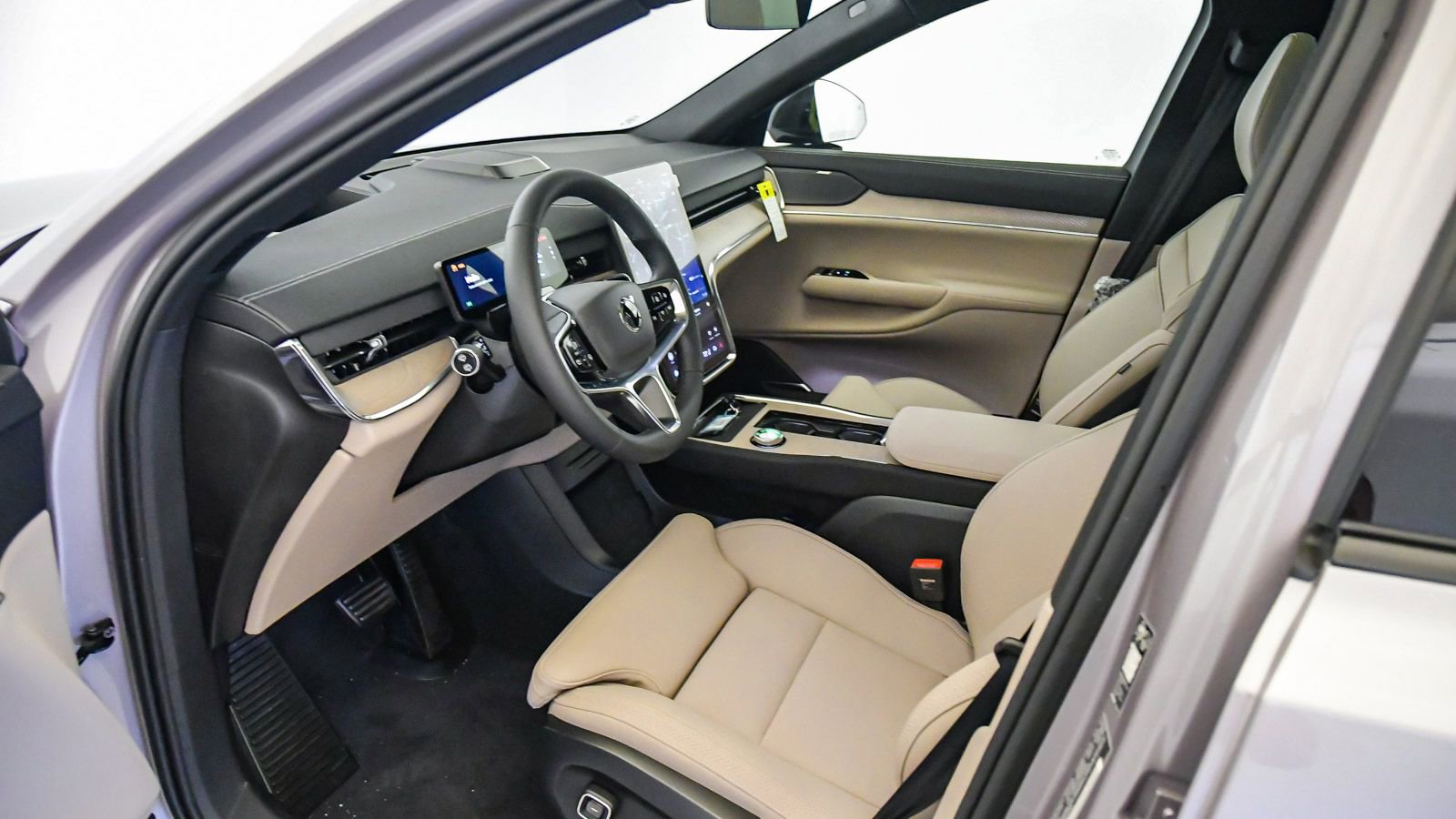 New 2026 Volvo EX90 Plus RWD image 18