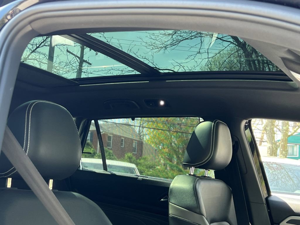 Used 2023 Volkswagen Atlas Cross Sport SEL Premium R-Line image 9