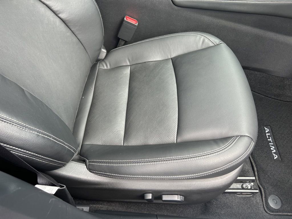 Used 2024 Nissan Altima 2.5 SL FWD image 44