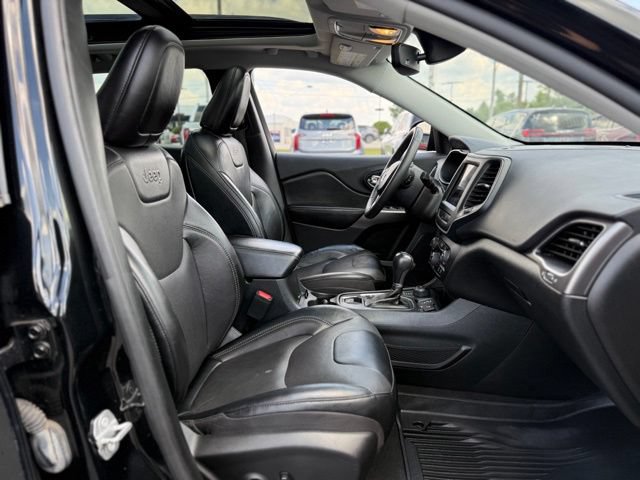 Used 2022 Jeep Cherokee Latitude Lux w/ Sun & Sound Group AWD/4WD image 14