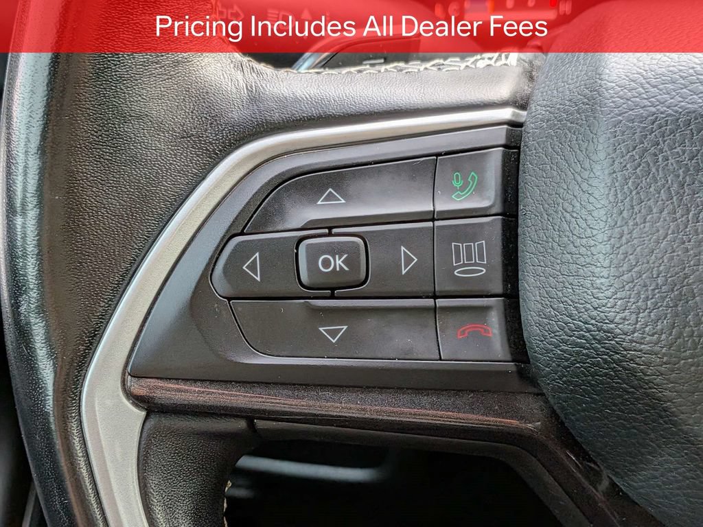 Used 2022 Jeep Grand Cherokee L Laredo w/ Luxury Tech Group I AWD/4WD image 27