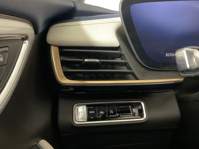 Used 2024 Buick Envision Avenir AWD/4WD image 21