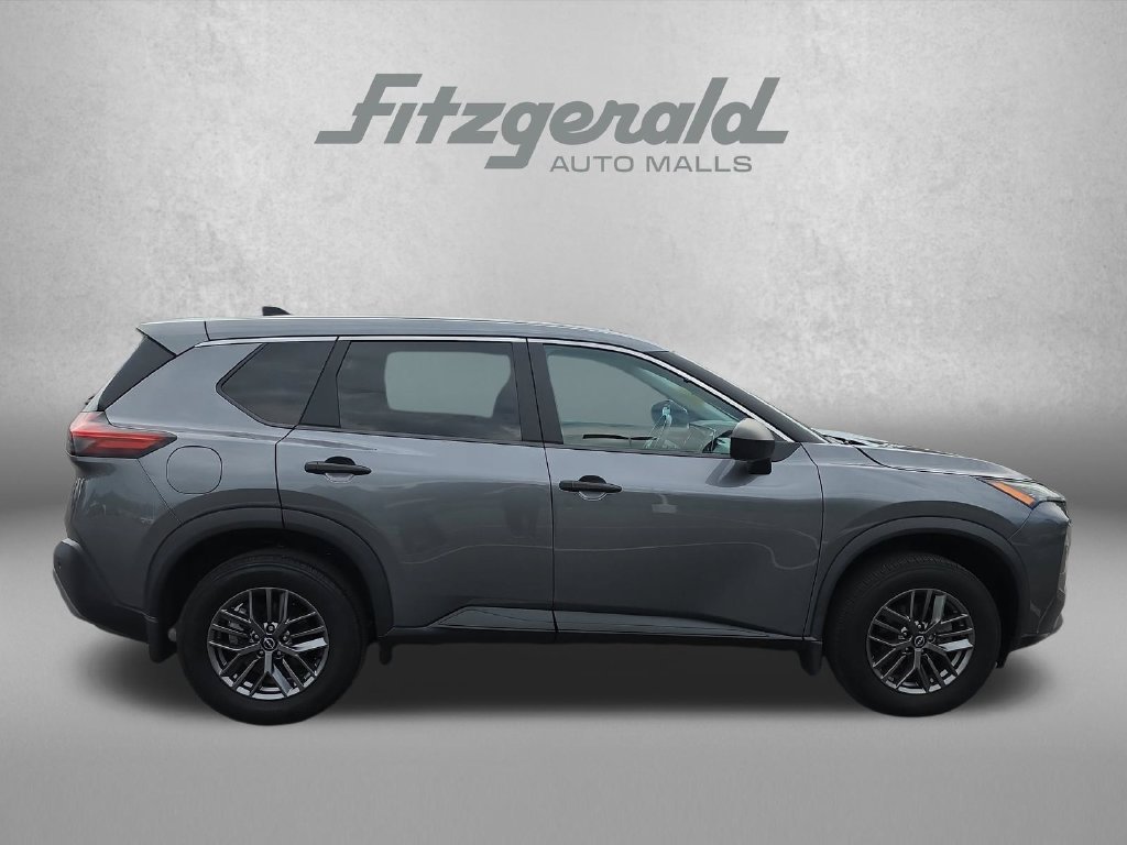 Used 2023 Nissan Rogue S AWD/4WD image 9