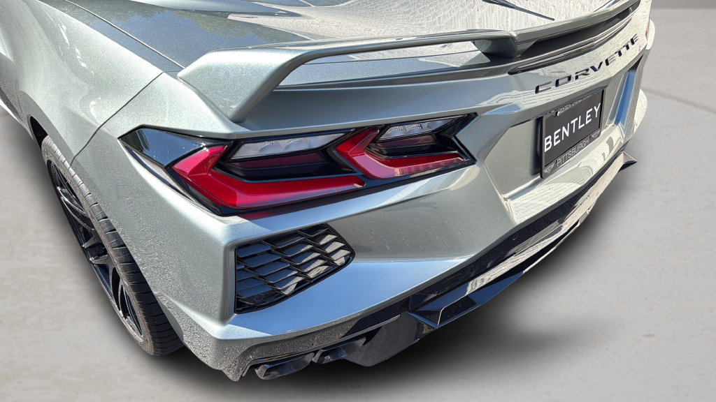 Used 2024 Chevrolet Corvette Stingray Preferred Cpe w/ Z51 Performance Package RWD image 28