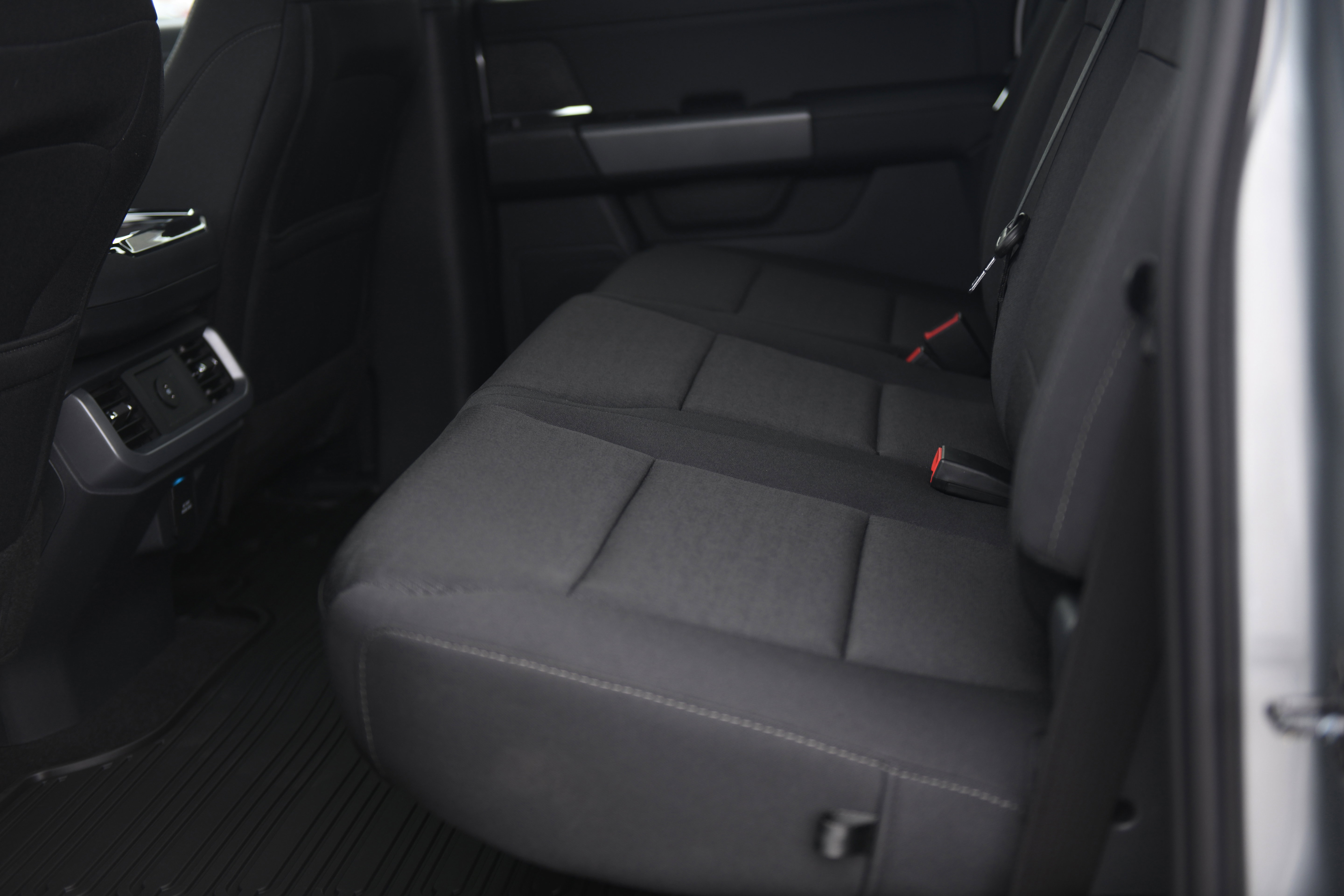 New 2026 Ford F150 XLT w/ Equipment Group 302A MID image 20