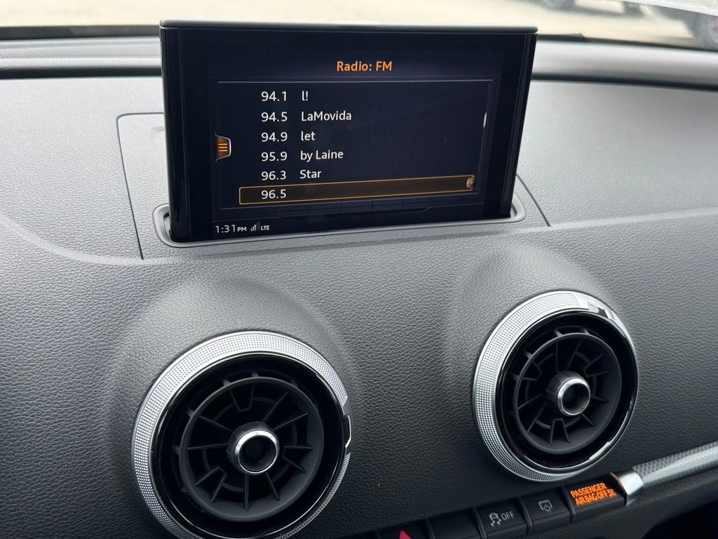 Used 2018 Audi A3 e-tron Prestige image 16