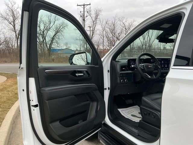 Used 2025 Chevrolet Tahoe LT image 17