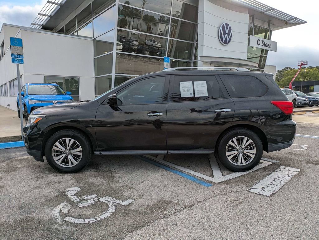 Used 2020 Nissan Pathfinder SV image 3