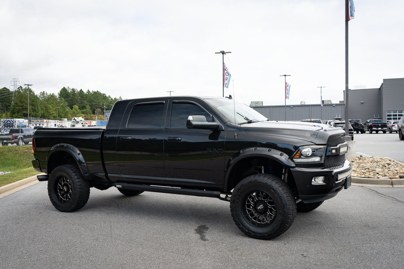Used 2018 RAM 2500 Laramie w/ Sport Appearance Group AWD/4WD image 12