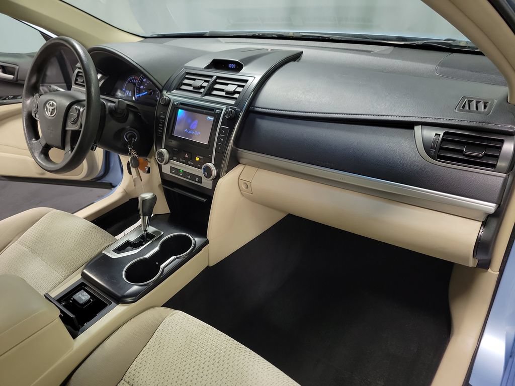 Used 2014 Toyota Camry LE FWD image 30