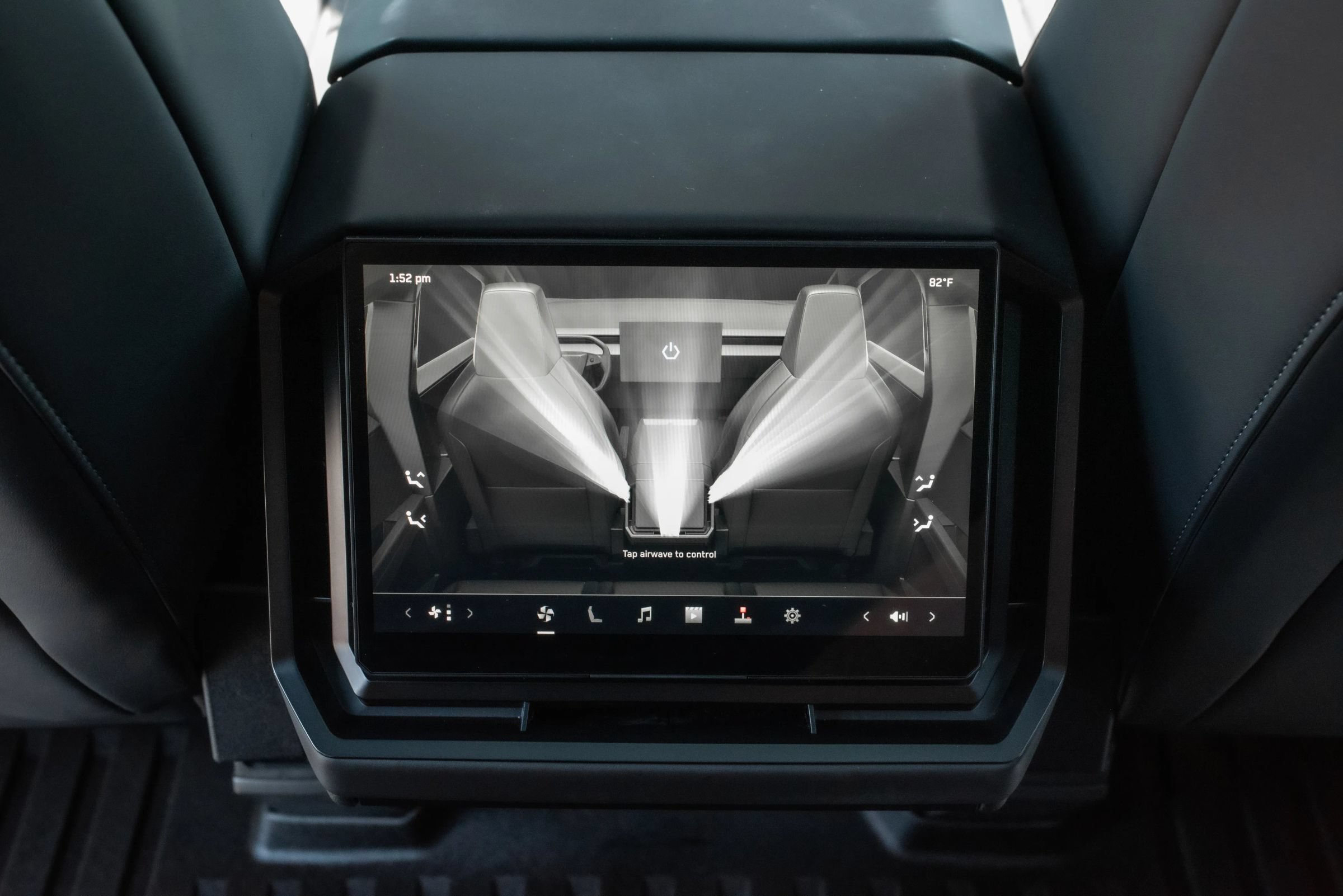 Used 2025 Tesla Cybertruck AWD Crew Cab image 35