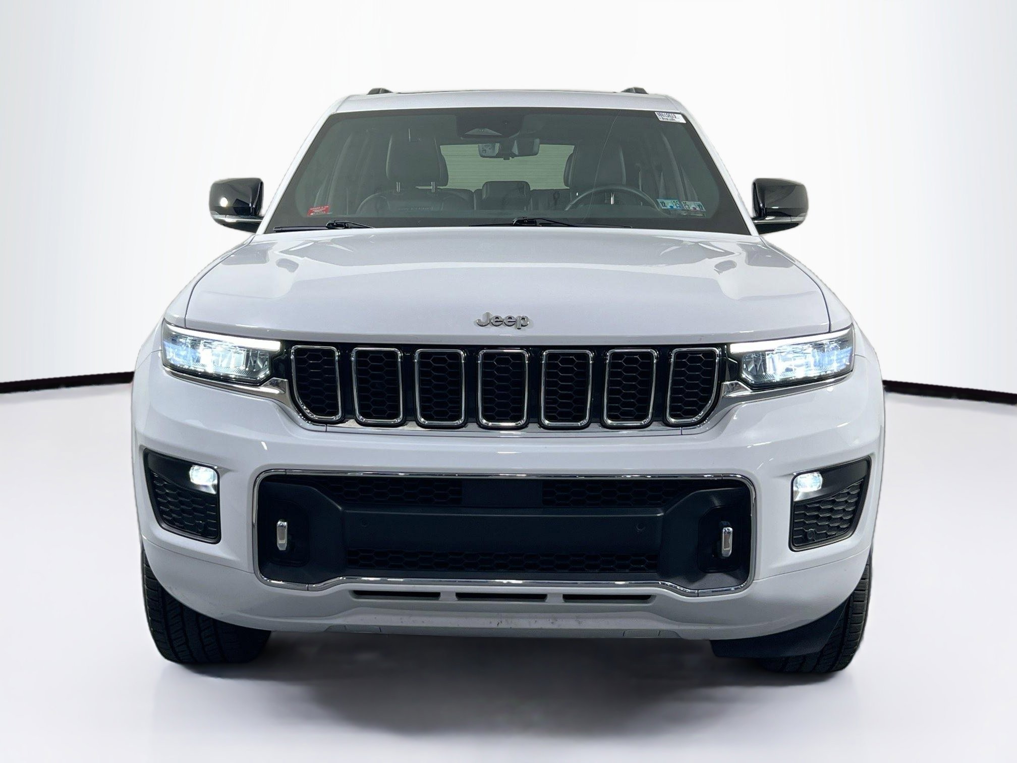 Used 2022 Jeep Grand Cherokee Overland w/ Luxury Tech Group IV image 2