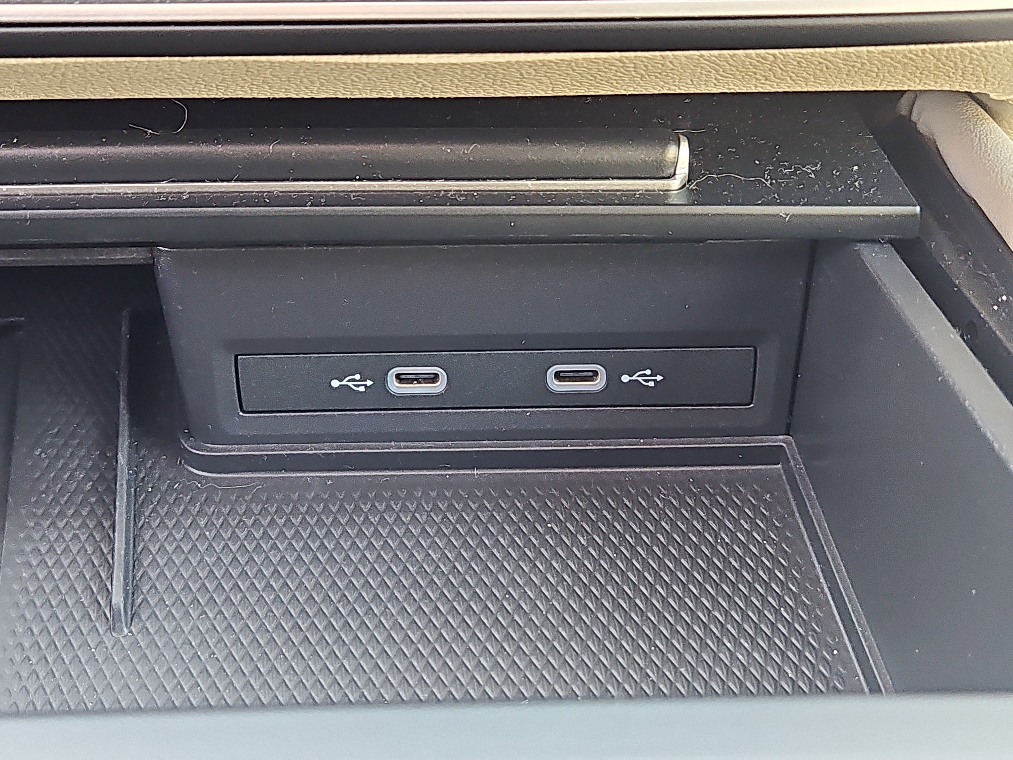 Used 2025 Volkswagen Atlas SE image 10