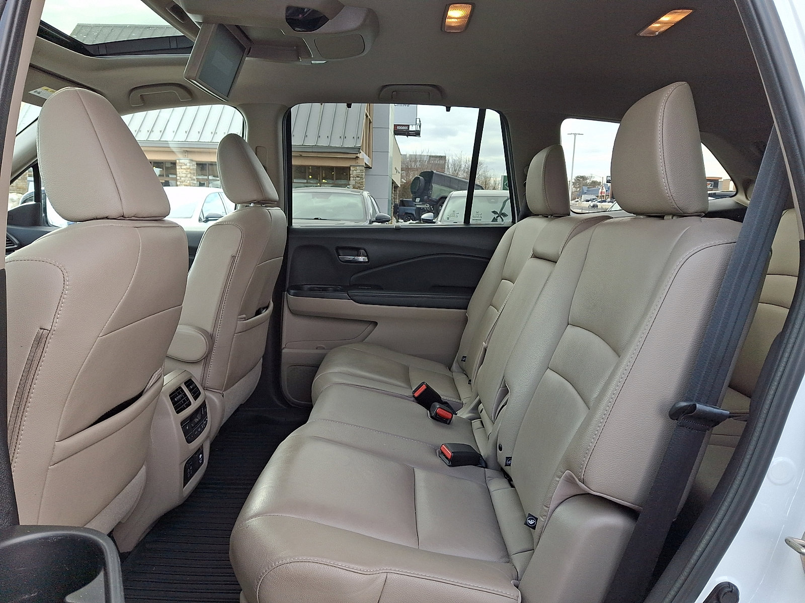 Used 2020 Honda Pilot Touring image 10