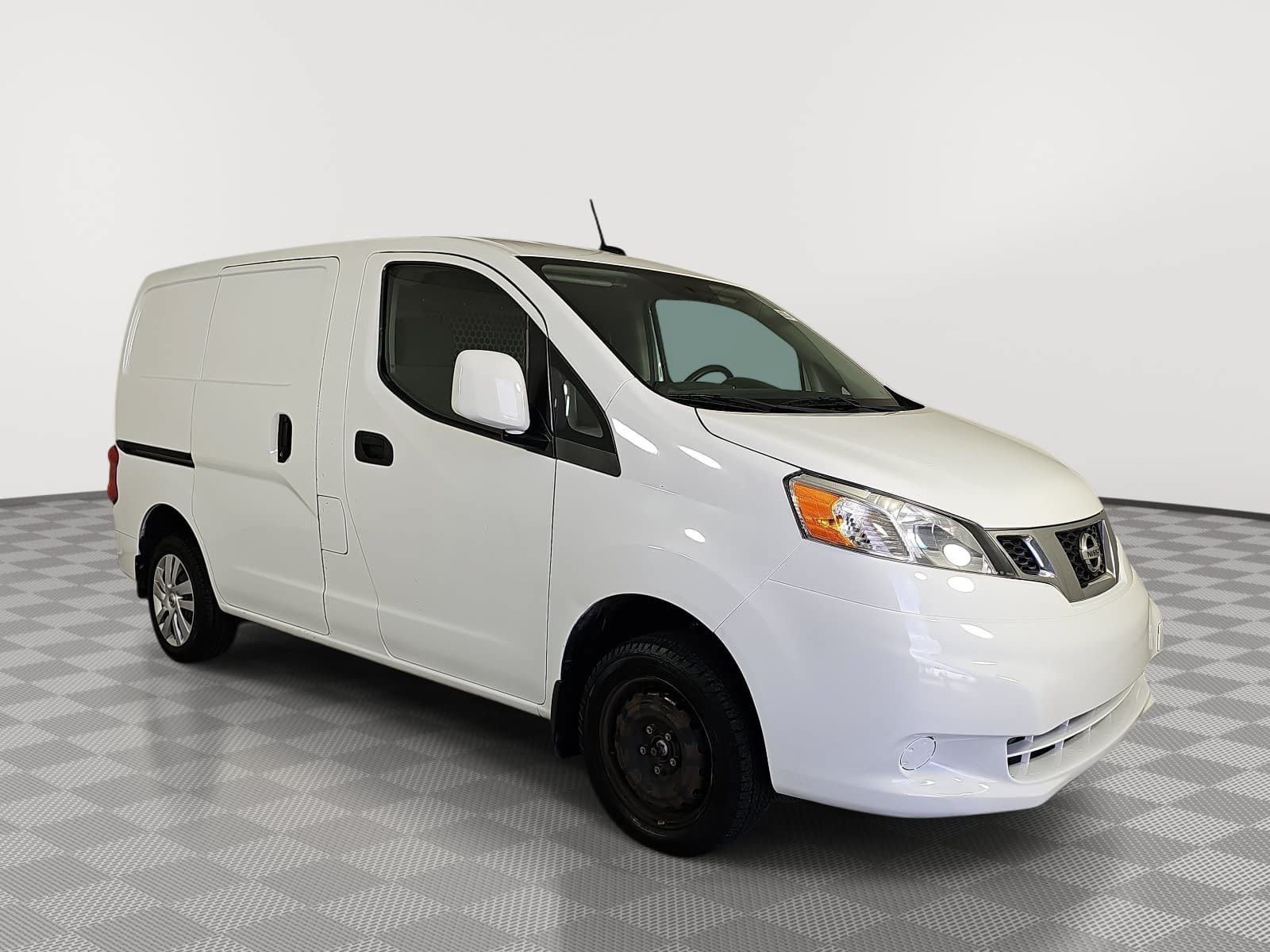 Used 2020 Nissan NV200 SV FWD image 2