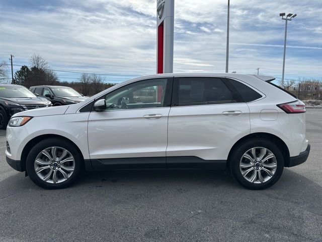 Used 2019 Ford Edge Titanium w/ Cold Weather Package image 4