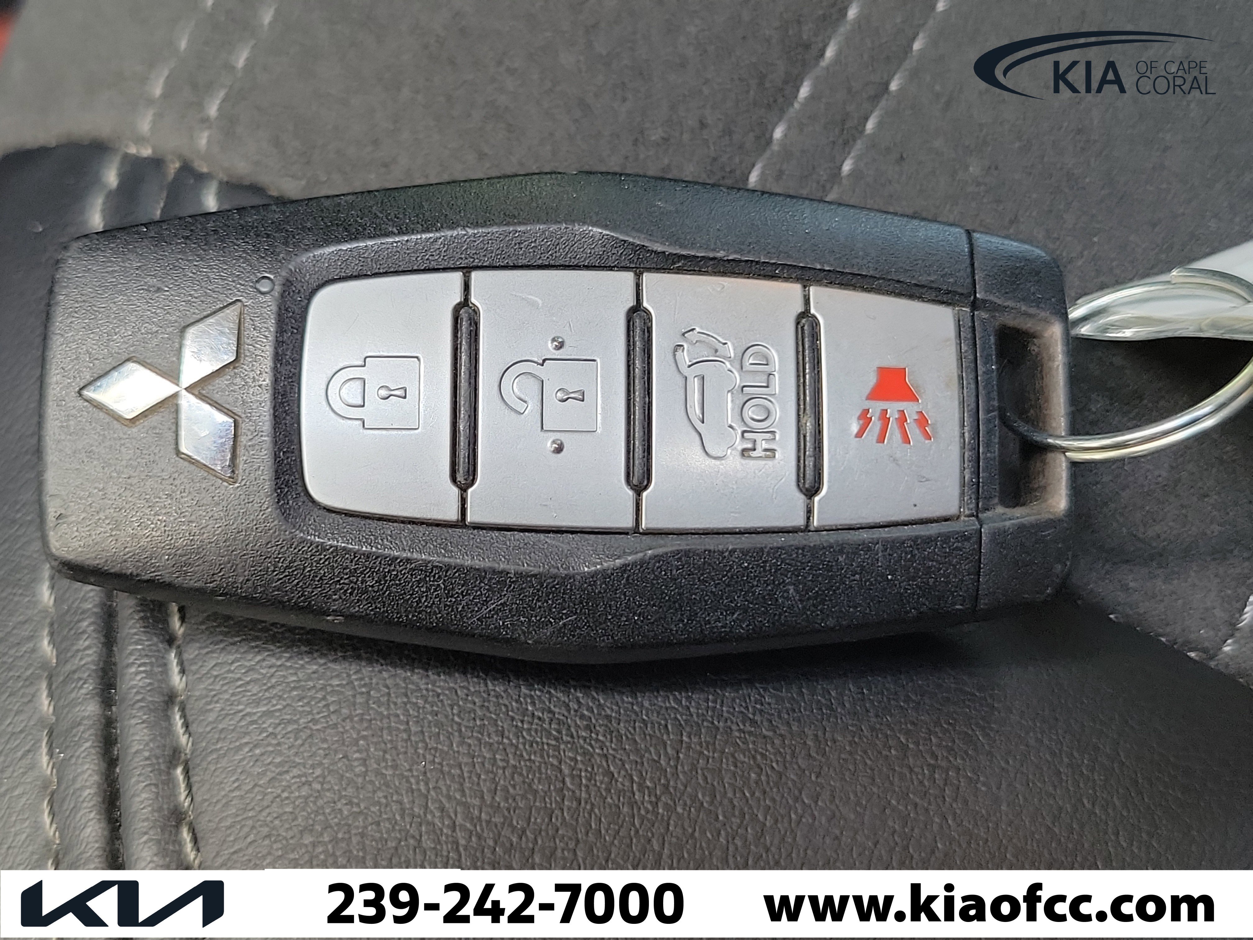 Used 2024 Mitsubishi Outlander SE Black Edition FWD image 32