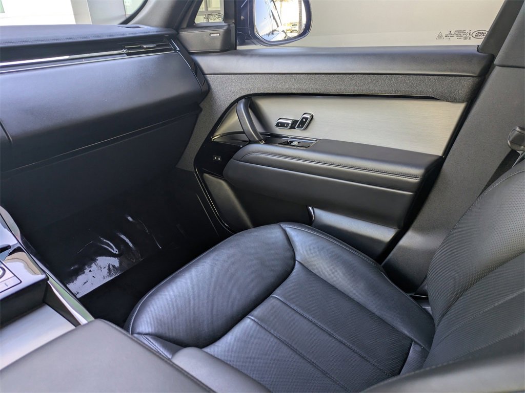 Used 2023 Land Rover Range Rover Sport SE Dynamic image 18