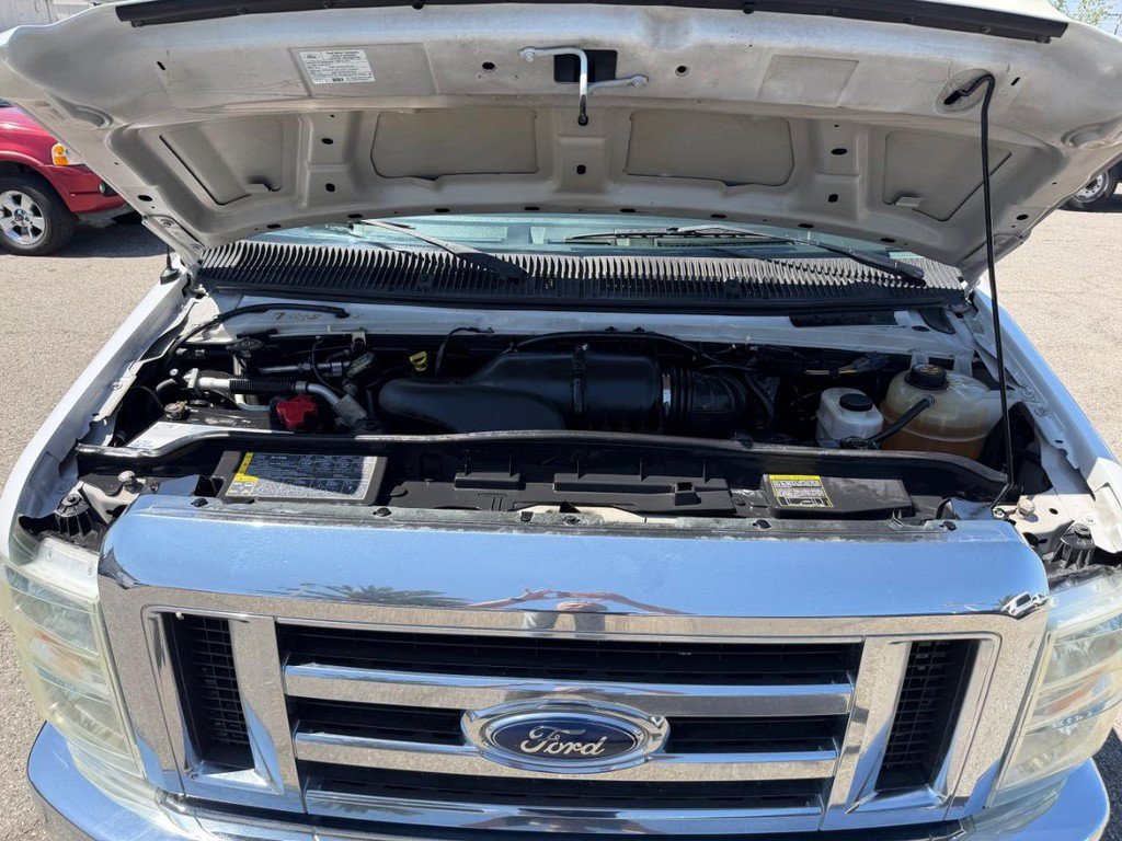 Used 2009 Ford E-350 and Econoline 350 Super Duty Wagon RWD image 44
