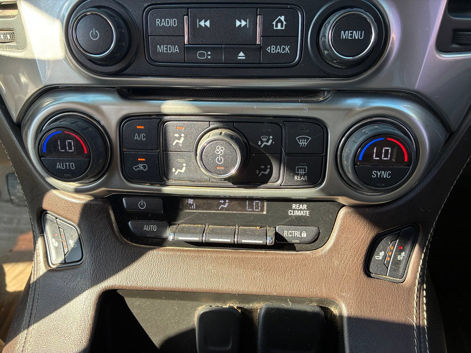 Used 2020 Chevrolet Tahoe LT w/ Luxury Package AWD/4WD image 10