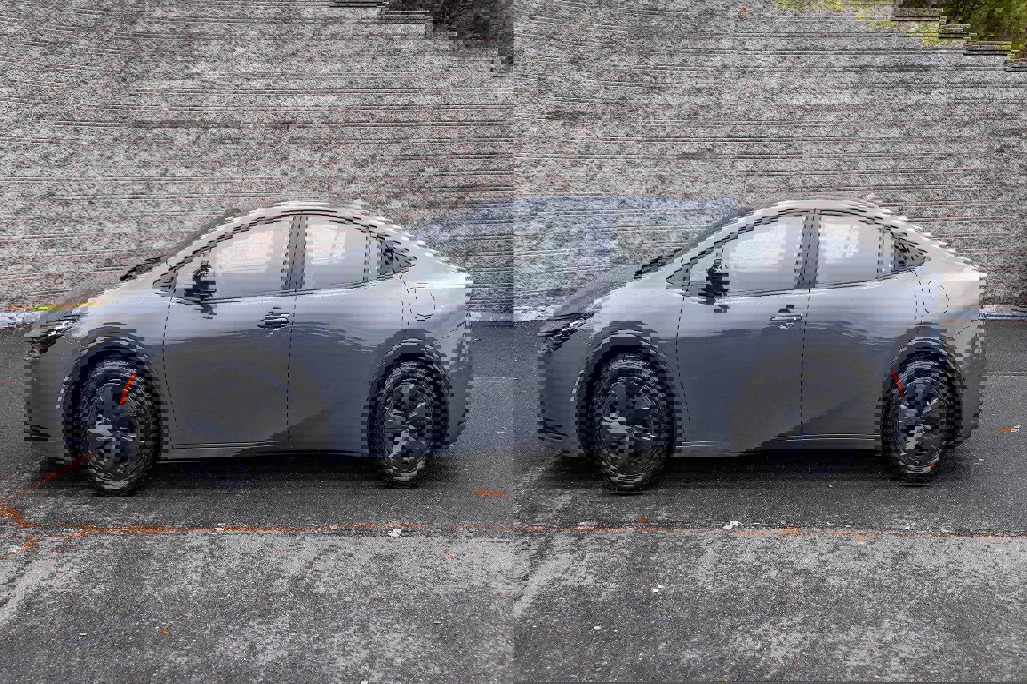 Used 2025 Toyota Prius LE image 10