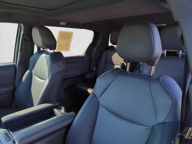 Used 2024 Toyota Sienna XSE FWD image 22