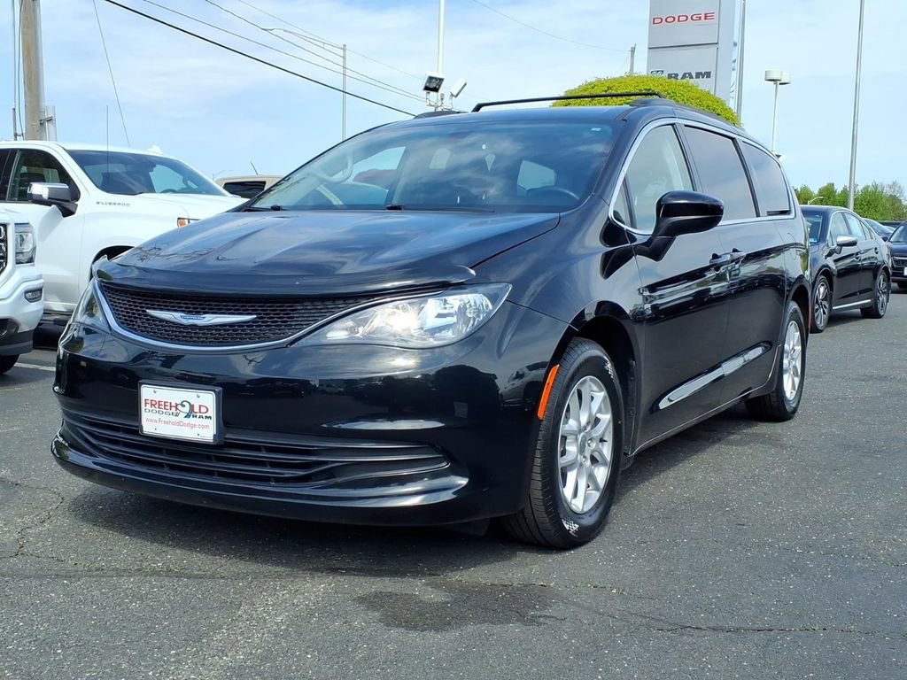 Used 2020 Chrysler Voyager Lxi FWD image 3