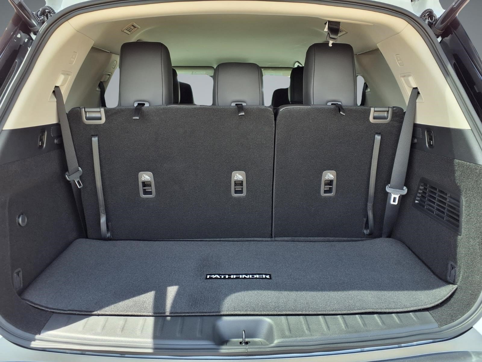 New 2026 Nissan Pathfinder SL FWD image 12