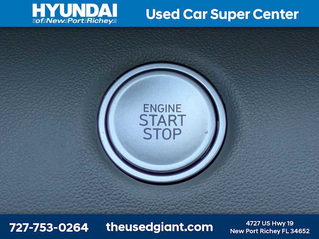 Used 2025 Hyundai Elantra Sport image 30