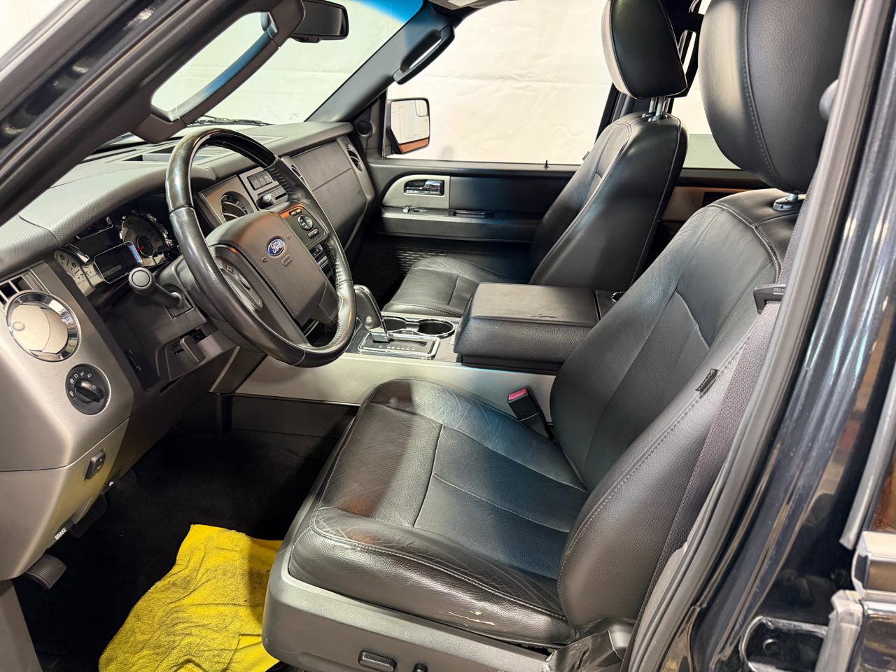 Used 2013 Ford Expedition EL Limited image 25