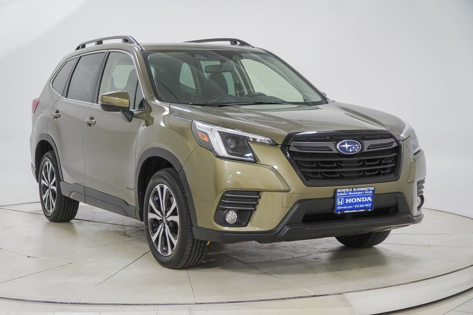 Used 2023 Subaru Forester Limited AWD/4WD image 17