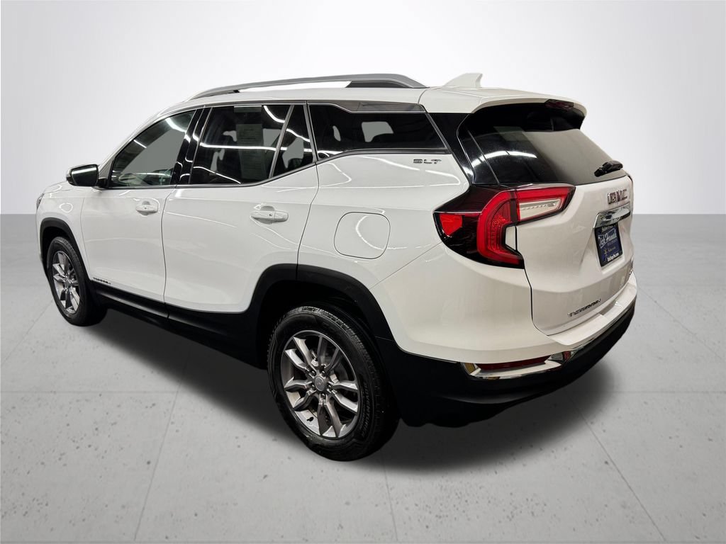 Used 2024 GMC Terrain SLT AWD/4WD image 4