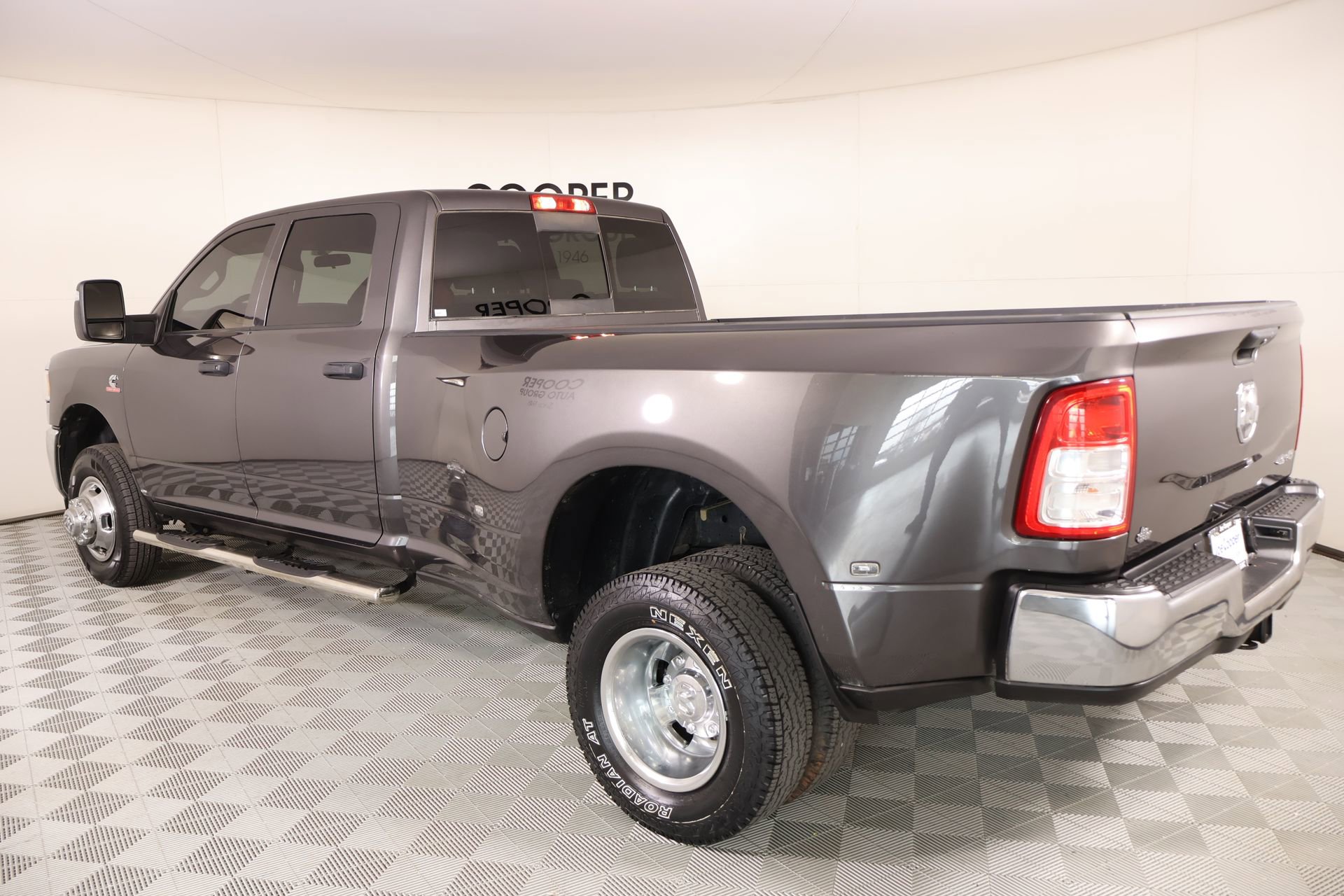 Used 2024 RAM 3500 Tradesman w/ Chrome Appearance Group image 20
