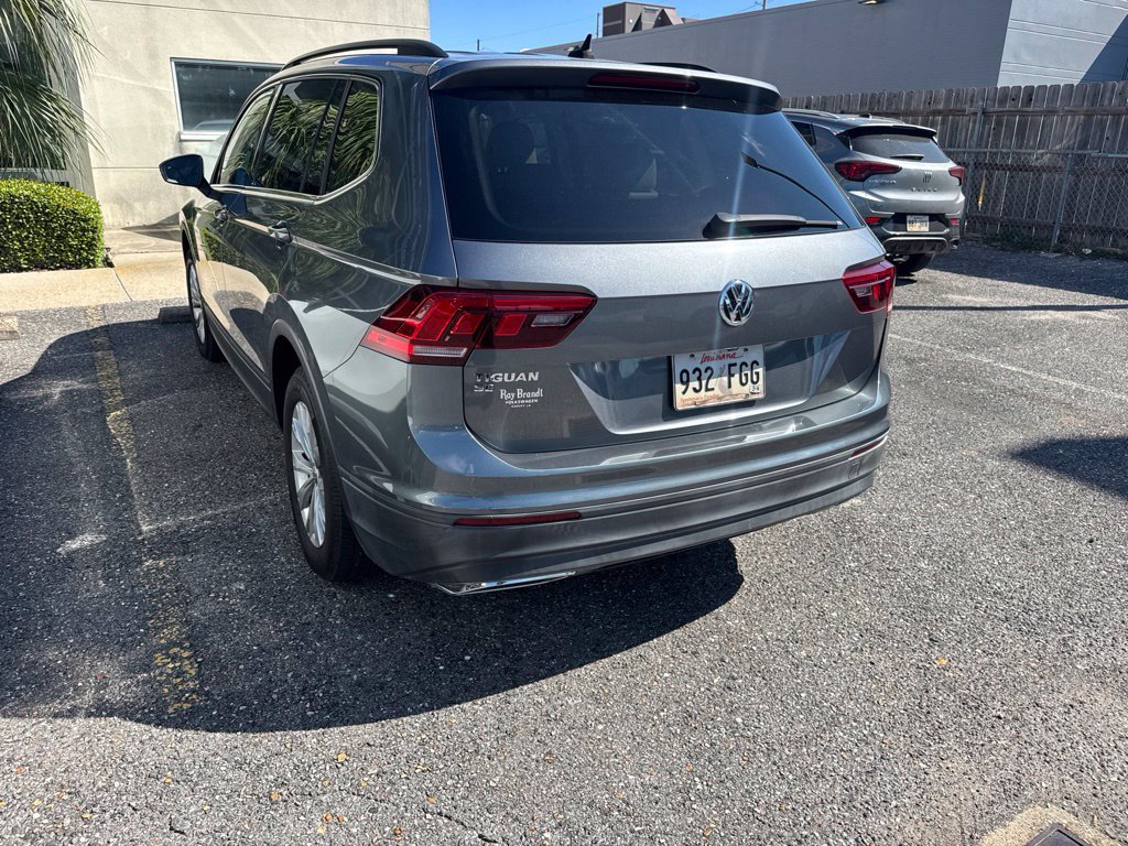 Used 2019 Volkswagen Tiguan SE w/ Panoramic Sunroof Package FWD image 5