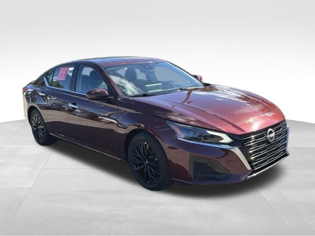 Used 2025 Nissan Altima 2.5 SV w/ SV Special Edition Package FWD image 7